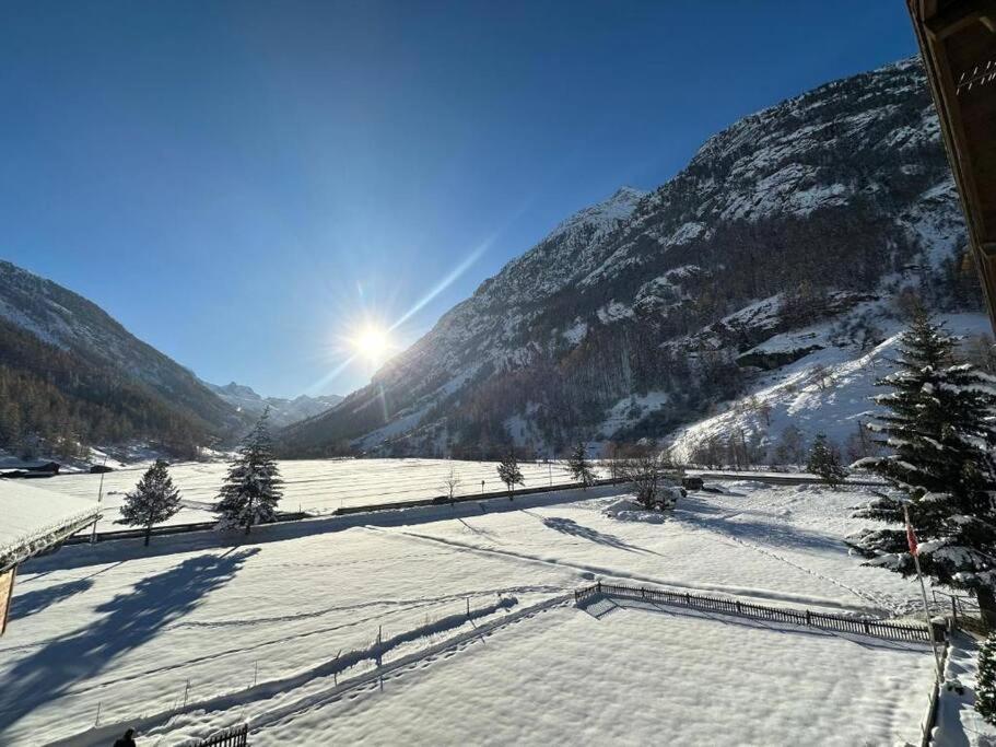 Panorama Apartment For 4 Near Zermatt Täsch Екстериор снимка